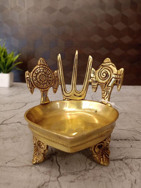 Buy Brass Sangu Chakra Namam Diya for Pooja 4.5 Inches Traditional Brass Lamp